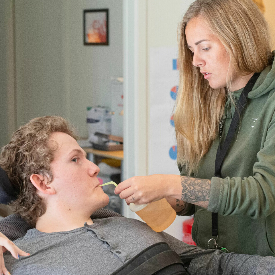 – URETTFERDIG: Nord-Kongskog synes det er urettferdig at man med fagbrev i et typisk mannsdominert fag kan få både mer ansvar og høyere lønn, mens hun opplever at mulighetene er mer begrenset for henne som helsefagarbeider. – URETTFERDIG: Nord-Kongskog synes det er urettferdig at man med fagbrev i et typisk mannsdominert fag kan få både mer ansvar og høyere lønn, mens hun opplever at mulighetene er mer begrenset for henne som helsefagarbeider.
