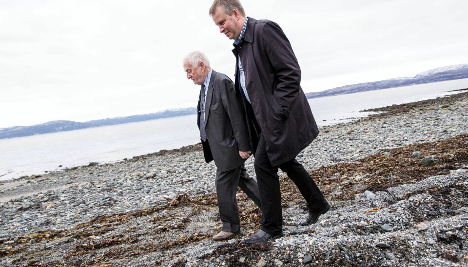 LYKKELIG SOM LITEN? Bjugn-ordfører Arnfinn Astad (t.v.) mener kommunen er lykkelig som liten. Ordfører Hallgeir Grøntvedt i nabokommunen Ørland mener de to kommunene hadde klart seg bedre sammen. LYKKELIG SOM LITEN? Bjugn-ordfører Arnfinn Astad (t.v.) mener kommunen er lykkelig som liten. Ordfører Hallgeir Grøntvedt i nabokommunen Ørland mener de to kommunene hadde klart seg bedre sammen.