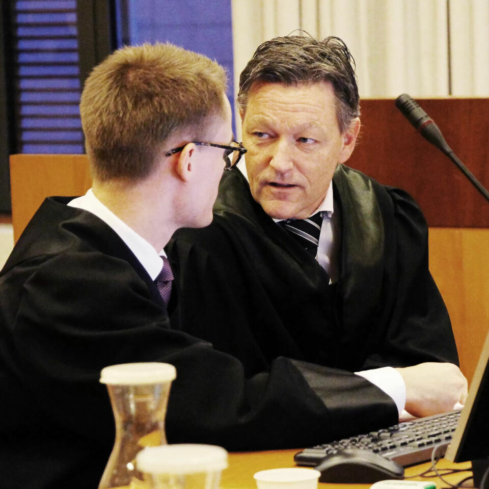 Advokatene Kjetil Edvardsen (t.h) og Morten Mønnich representerer saksøkerne i Oslo tingrett. Advokatene Kjetil Edvardsen (t.h) og Morten Mønnich representerer saksøkerne i Oslo tingrett.