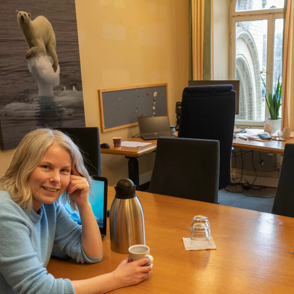 ANSVAR: Kirsti Bergstø har flyttet inn i Audun Lysbakkens gamle kontor. Hun tar over ledelsen i et parti som har vokst de siste årene, og hun kjenner på både inspirasjon og ansvar for oppgaven. ANSVAR: Kirsti Bergstø har flyttet inn i Audun Lysbakkens gamle kontor. Hun tar over ledelsen i et parti som har vokst de siste årene, og hun kjenner på både inspirasjon og ansvar for oppgaven.