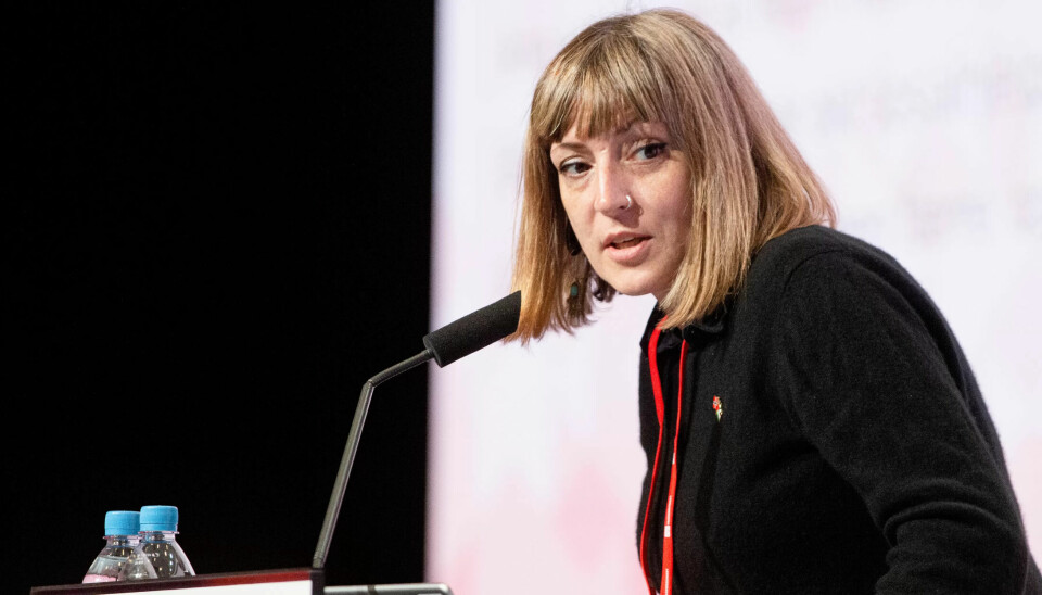 HANDLING: Sara Bell har jobba med Palestina-spørsmål i fleire år. No krev ho og andre at LO er tydelege på å følge opp eigen politikk og jobbar for sanksjonar mot Israel. For brot på folkeretten. HANDLING: Sara Bell har jobba med Palestina-spørsmål i fleire år. No krev ho og andre at LO er tydelege på å følge opp eigen politikk og jobbar for sanksjonar mot Israel. For brot på folkeretten.