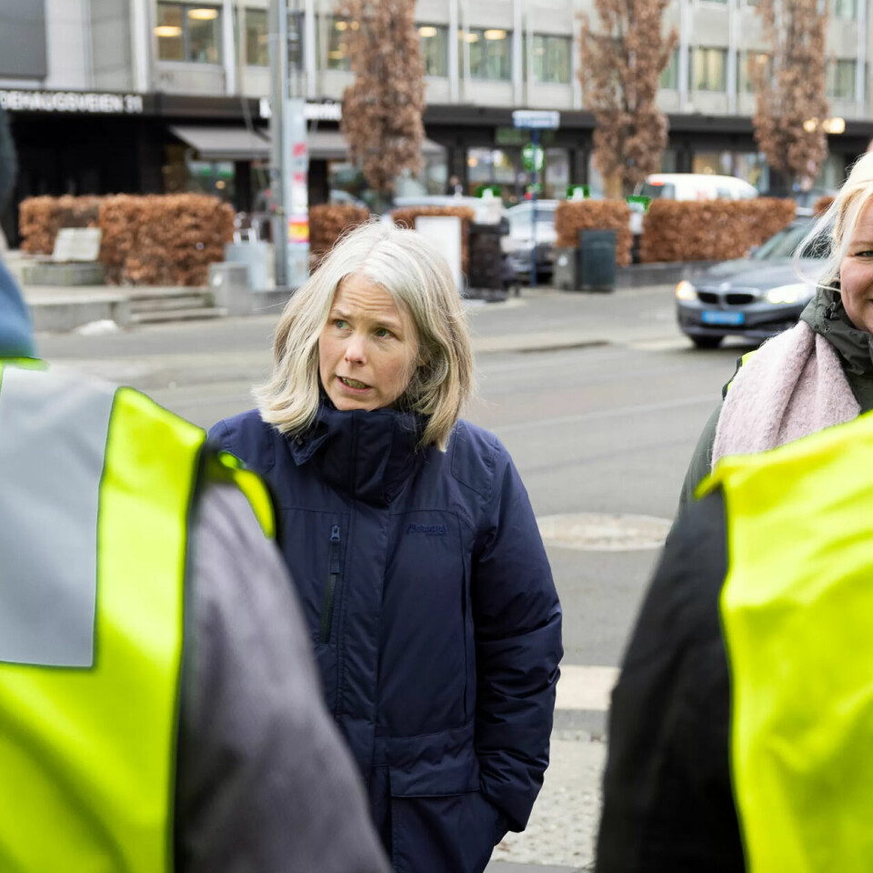BESØKER STREIKEVAKTER: Den nyvalgte SV-lederen bruker gjerne tid på å støtte de som kjemper for rettighetene sine. Her er hun sammen med de ansatte ved spisestedet Olivia som måtte streike for å få tariffavtale. BESØKER STREIKEVAKTER: Den nyvalgte SV-lederen bruker gjerne tid på å støtte de som kjemper for rettighetene sine. Her er hun sammen med de ansatte ved spisestedet Olivia som måtte streike for å få tariffavtale.