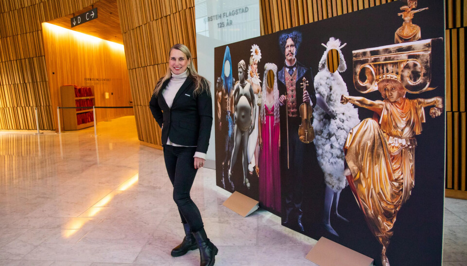 ERFAREN: Kundekonsulent Hann Mette Rendall har jobbet i Operaen siden åpningen. ERFAREN: Kundekonsulent Hann Mette Rendall har jobbet i Operaen siden åpningen.