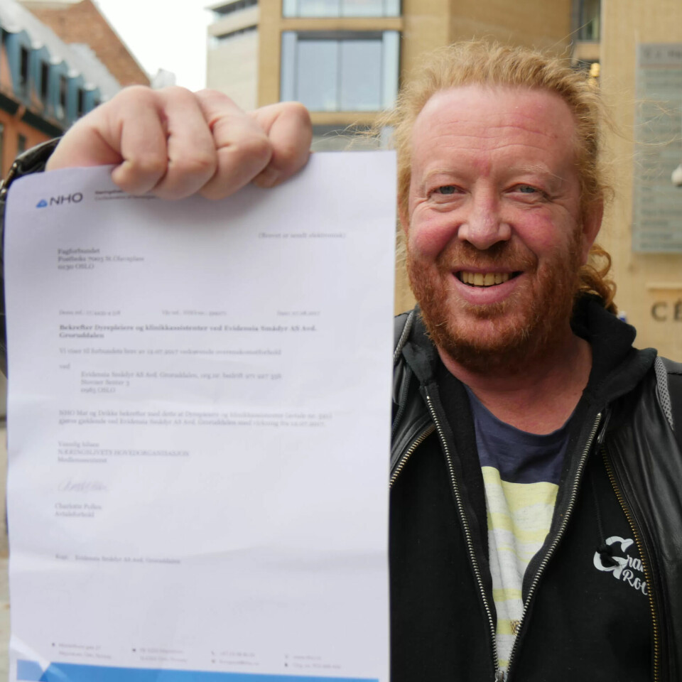 SIGNERT:Terje Strømsnes er leder i Teknisk fagforening i Fagforbundet i Oslo. Her har han avtalen som bekrefter at nok en arbeidsplass har fått tariffavtale etter initiativ av Fagforbundet. SIGNERT:Terje Strømsnes er leder i Teknisk fagforening i Fagforbundet i Oslo. Her har han avtalen som bekrefter at nok en arbeidsplass har fått tariffavtale etter initiativ av Fagforbundet.