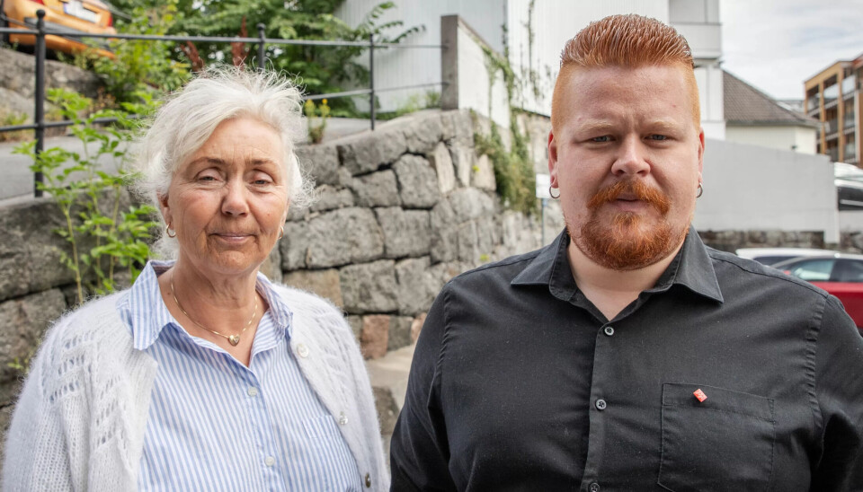 Hilde Kjær Fagerholt og Vegard Holt Hansen er leder og nestleder i Fagforbundet i Larvik. De reagerer på Høyres løfte om å fjerne eiendomsskatten i kommunen. Hilde Kjær Fagerholt og Vegard Holt Hansen er leder og nestleder i Fagforbundet i Larvik. De reagerer på Høyres løfte om å fjerne eiendomsskatten i kommunen.