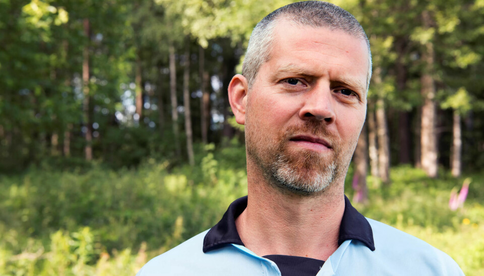 Barnevernspedagog Håkon Grestad jobber kommersielle Aleris Ungplan. Han har utbetalt mye over snittlønna, men jobber også rundt 44 døgn mer i året til en mindre utbetaling enn i kommunale barnevernsinstitusjoner. Barnevernspedagog Håkon Grestad jobber kommersielle Aleris Ungplan. Han har utbetalt mye over snittlønna, men jobber også rundt 44 døgn mer i året til en mindre utbetaling enn i kommunale barnevernsinstitusjoner.