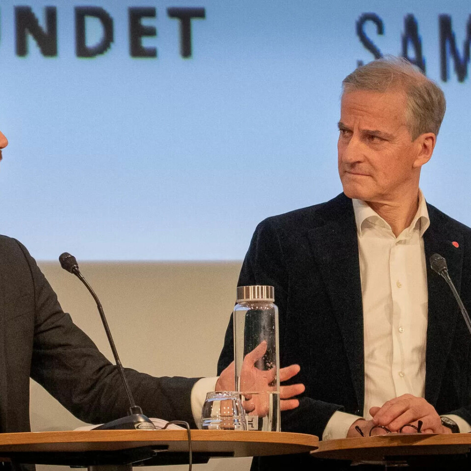 Ap-leder Jonas Gahr Støre (t. h.) mener regjeringens skattepolitikk er usosial og dårlig klimapolitikk. – Desto mindre rettferdige klimakuttene oppleves, jo mindre blir vi i stand til å gjennomføre dem, sa Ap-lederen. Ap-leder Jonas Gahr Støre (t. h.) mener regjeringens skattepolitikk er usosial og dårlig klimapolitikk. – Desto mindre rettferdige klimakuttene oppleves, jo mindre blir vi i stand til å gjennomføre dem, sa Ap-lederen.