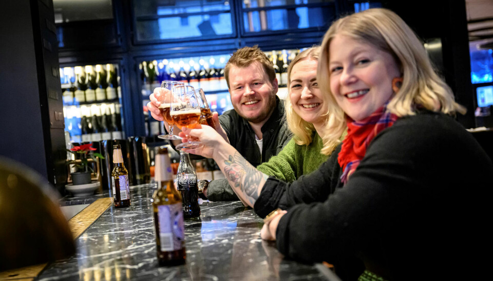 ALKOFRITT: Tillitsvalgte Markus Hansen, Alida Johanne Domaas og Lone L. Jørgensen velger ofte drikke uten alkohol på samlinger. ALKOFRITT: Tillitsvalgte Markus Hansen, Alida Johanne Domaas og Lone L. Jørgensen velger ofte drikke uten alkohol på samlinger.