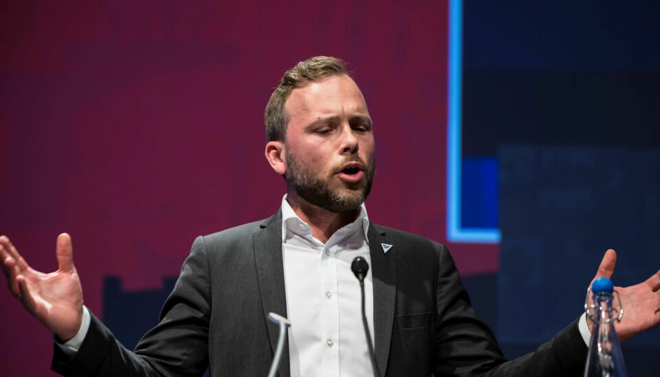 KONSEKVENSER: – Vi frykter at konsekvensene av kommersialisering blir færre ansatte og færre med fagutdanning, sier SV-leder Audun Lysbakken KONSEKVENSER: – Vi frykter at konsekvensene av kommersialisering blir færre ansatte og færre med fagutdanning, sier SV-leder Audun Lysbakken