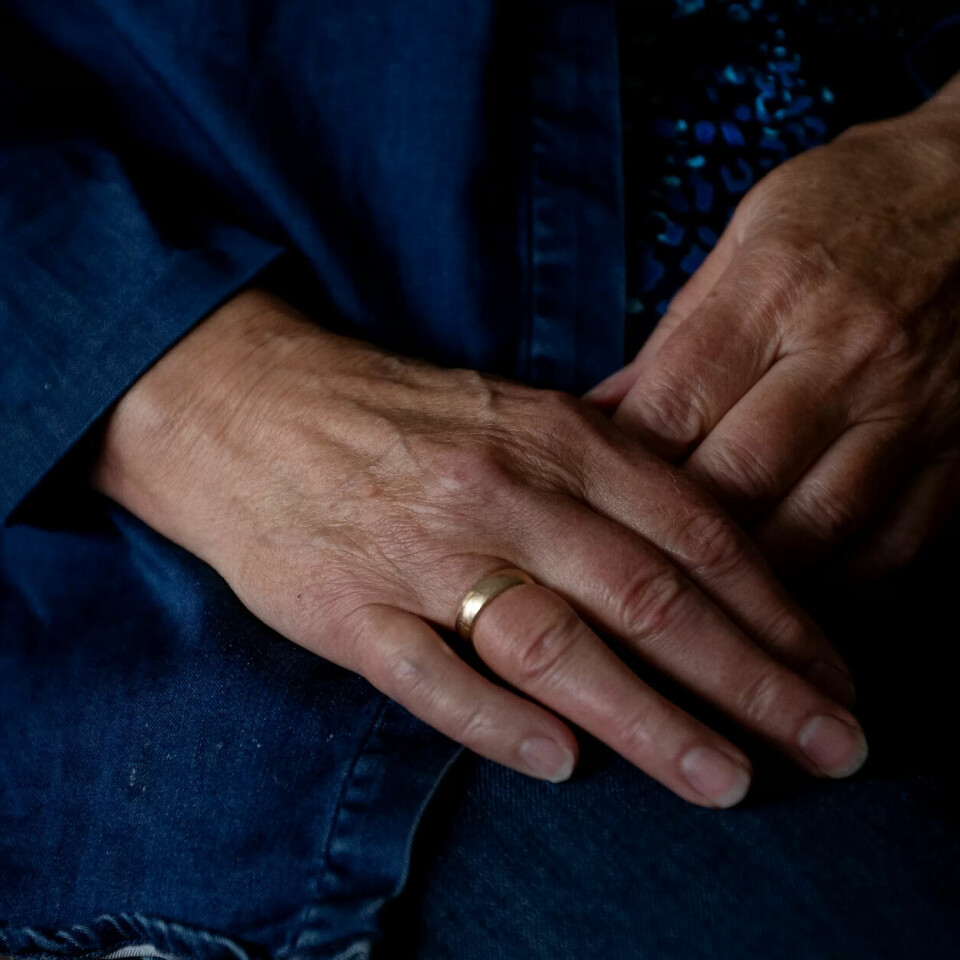 TROR PÅ NESTE GENERASJON: Den tidligere sykepleieren mener mulighetene for endring av syn på seksualitet, parforhold og intime behov hos eldre med demens ligger i neste generasjon helsepersonell. - Det nytter ikke å endre de som allerede er der ute. Vi må gripe fatt i de som er under utdanning og sørge for at de får den kompetansen som trengs. TROR PÅ NESTE GENERASJON: Den tidligere sykepleieren mener mulighetene for endring av syn på seksualitet, parforhold og intime behov hos eldre med demens ligger i neste generasjon helsepersonell. - Det nytter ikke å endre de som allerede er der ute. Vi må gripe fatt i de som er under utdanning og sørge for at de får den kompetansen som trengs.