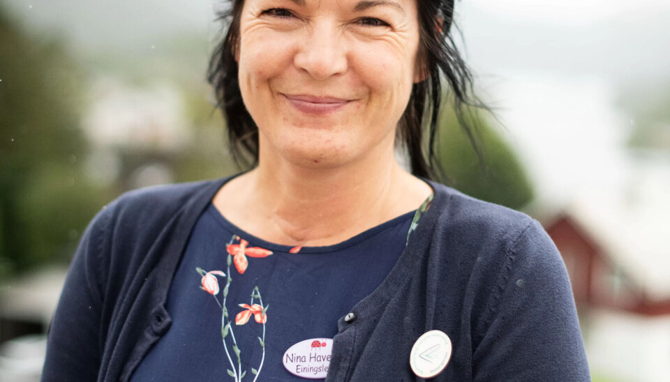 STARTAR BEHANDLING PÅ SJUKEHEIMEN: – Vi har fanga opp nokre alvorlege tilfelle i tide. Då har vi starta behandlinga før ambulansen har vore framme, seier Nina Haveland. Fordi dei er gode til å observere, trur ho sjukepleiarane i Gulen kan redde menneske med livstruande sjukdommar som blodforgifting, hjerneslag og hjarteinfarkt. STARTAR BEHANDLING PÅ SJUKEHEIMEN: – Vi har fanga opp nokre alvorlege tilfelle i tide. Då har vi starta behandlinga før ambulansen har vore framme, seier Nina Haveland. Fordi dei er gode til å observere, trur ho sjukepleiarane i Gulen kan redde menneske med livstruande sjukdommar som blodforgifting, hjerneslag og hjarteinfarkt.