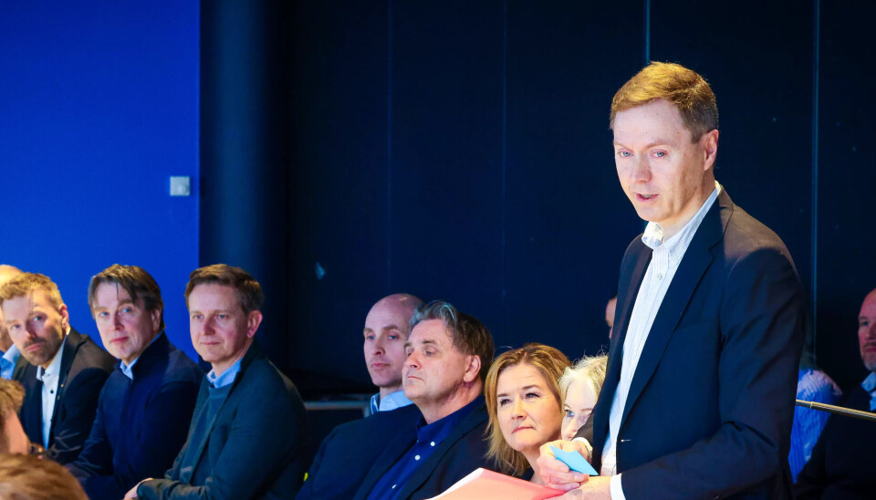 STARTEN: Lønnsoppgjøret starter når direktør i Norsk Industri, Knut Sunde, får overlevert kravene fra Fellesforbundet. STARTEN: Lønnsoppgjøret starter når direktør i Norsk Industri, Knut Sunde, får overlevert kravene fra Fellesforbundet.