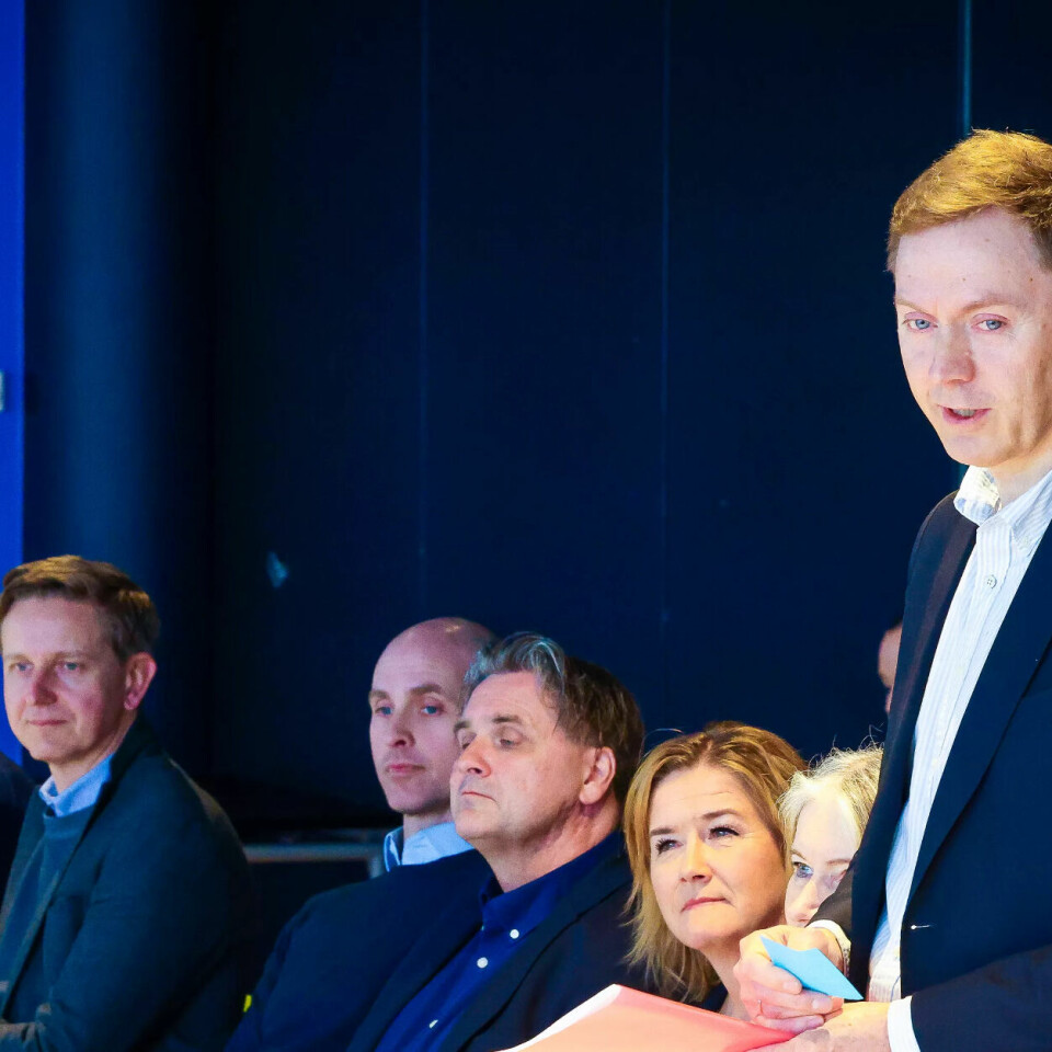 STARTEN: Lønnsoppgjøret starter når direktør i Norsk Industri, Knut Sunde, får overlevert kravene fra Fellesforbundet. STARTEN: Lønnsoppgjøret starter når direktør i Norsk Industri, Knut Sunde, får overlevert kravene fra Fellesforbundet.