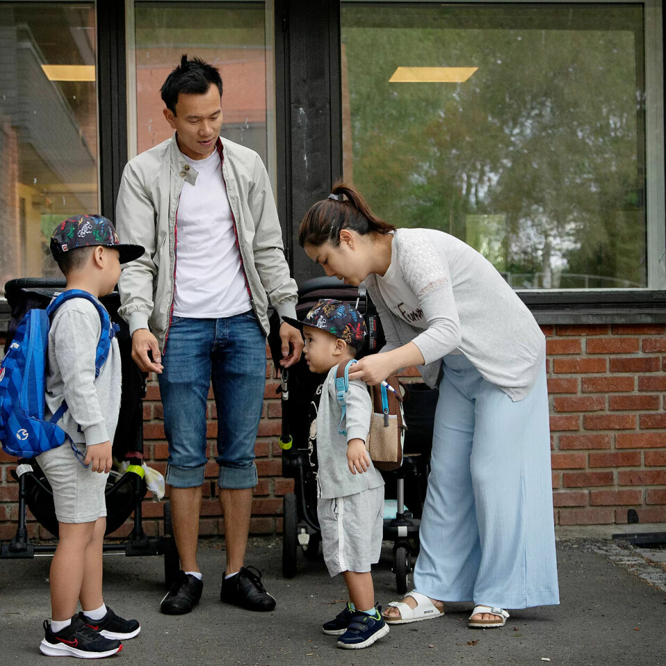 Storebror Jayden, pappa Truc og mamma Anh følger Kayden i barnehagen, og skal bruke god tid på tilvenning. Storebror Jayden, pappa Truc og mamma Anh følger Kayden i barnehagen, og skal bruke god tid på tilvenning.