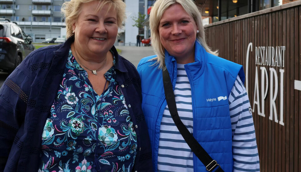 På velgerjakt: Da Erna kom til Trondheim i begynnelsen av august, var Gina en av lokalpolitikerne hun dro på husbesøk sammen med. FOTO: Trondheim Høyre På velgerjakt: Da Erna kom til Trondheim i begynnelsen av august, var Gina en av lokalpolitikerne hun dro på husbesøk sammen med. FOTO: Trondheim Høyre