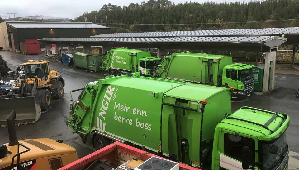 GOD PÅ RENOVASJON: Ett år med midlertidig renovasjon i egenregi overbeviste i Nordhordaland. Nå er antall kommuner som har skrotet framtidige anbud, kommet opp i 97. GOD PÅ RENOVASJON: Ett år med midlertidig renovasjon i egenregi overbeviste i Nordhordaland. Nå er antall kommuner som har skrotet framtidige anbud, kommet opp i 97.