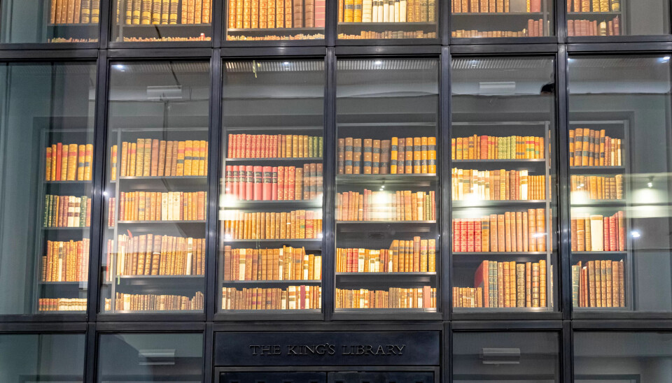 BIBLIOTEK I BIBLIOTEKET: Sentralt i British Library i London står et boktårn, The King's Library, som inneholder kong Georg IIIs (1738-1820) boksamling. Den inneholder rundt 60 000 bøker og gjenstander, og er regnet som en av de viktigste samlingene fra opplysningstiden. BIBLIOTEK I BIBLIOTEKET: Sentralt i British Library i London står et boktårn, The King's Library, som inneholder kong Georg IIIs (1738-1820) boksamling. Den inneholder rundt 60 000 bøker og gjenstander, og er regnet som en av de viktigste samlingene fra opplysningstiden.