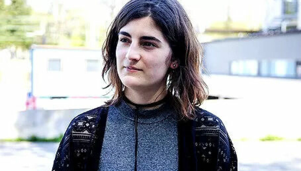 PAUSE: Etter to års pause valde Samira Christina Denz (20) å gå vidare på interiør- og designlinja på vidaregåande. PAUSE: Etter to års pause valde Samira Christina Denz (20) å gå vidare på interiør- og designlinja på vidaregåande.