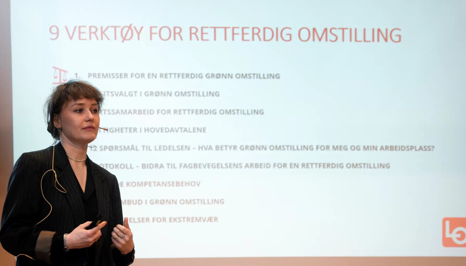 VEREKTØYKASSE: – Arbeidet med de ni verktøyene i grønn omstilling er et langsiktig arbeid. Det går an å komme med innspill og ønsker. På denne måten kan vi utvikle verktøyene videre, sa Margit Norheim Lindgren under lanseringen. VEREKTØYKASSE: – Arbeidet med de ni verktøyene i grønn omstilling er et langsiktig arbeid. Det går an å komme med innspill og ønsker. På denne måten kan vi utvikle verktøyene videre, sa Margit Norheim Lindgren under lanseringen.