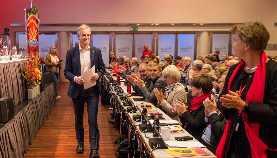 I BEDRE TIDER: Blikkontakt mellom Ap-leder Jonas Gahr Støre og Fagforbundets leder Mette Nord på landsmøtet i 2017. I BEDRE TIDER: Blikkontakt mellom Ap-leder Jonas Gahr Støre og Fagforbundets leder Mette Nord på landsmøtet i 2017.