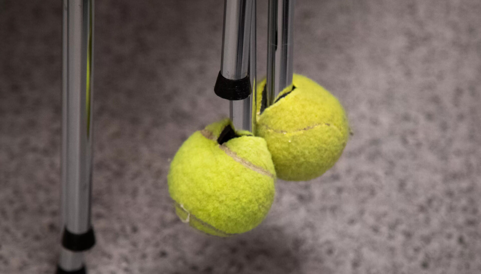 REDUSERER STØY: Tennisballer under stolbeina er et godt tips for å redusere støy både i barnehage og i klasserom. REDUSERER STØY: Tennisballer under stolbeina er et godt tips for å redusere støy både i barnehage og i klasserom.