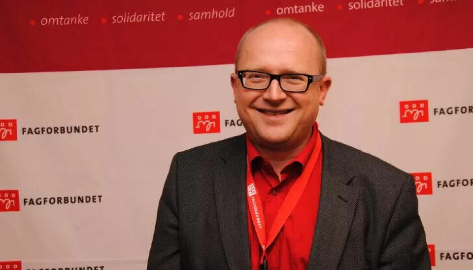 LIVSLANG LÆRING: - Kompetente og trygge arbeidstakere er et viktig våpen mot privatisering av offentlige tjenester, sa nestleder i Seksjon kontor og administrasjon i sin tale til Landsmøtet. LIVSLANG LÆRING: - Kompetente og trygge arbeidstakere er et viktig våpen mot privatisering av offentlige tjenester, sa nestleder i Seksjon kontor og administrasjon i sin tale til Landsmøtet.