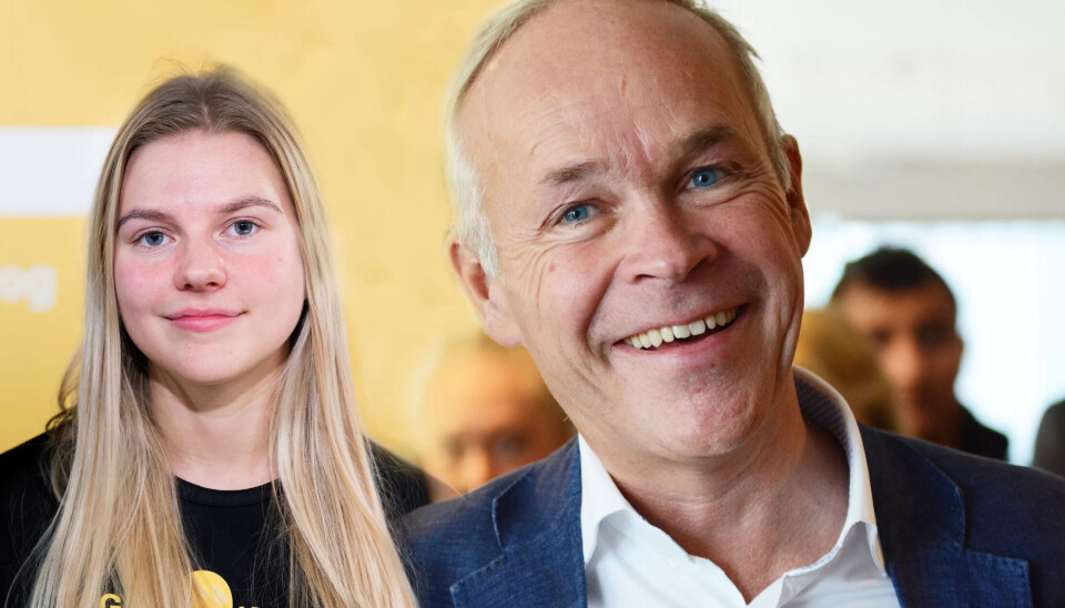 FOR YRKESFAG: Kontor- og administrasjonsfaglærling Ann-Kristin Birkelund og kunnskapsminister Jan Tore Sanner er enige om at fordommene mot yrkesfag er ødeleggende. FOR YRKESFAG: Kontor- og administrasjonsfaglærling Ann-Kristin Birkelund og kunnskapsminister Jan Tore Sanner er enige om at fordommene mot yrkesfag er ødeleggende.
