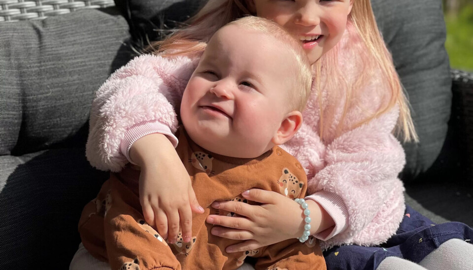 Henry (1) og Brida (5) går i hver sin barnehage i Finnmark. Henry (1) og Brida (5) går i hver sin barnehage i Finnmark.