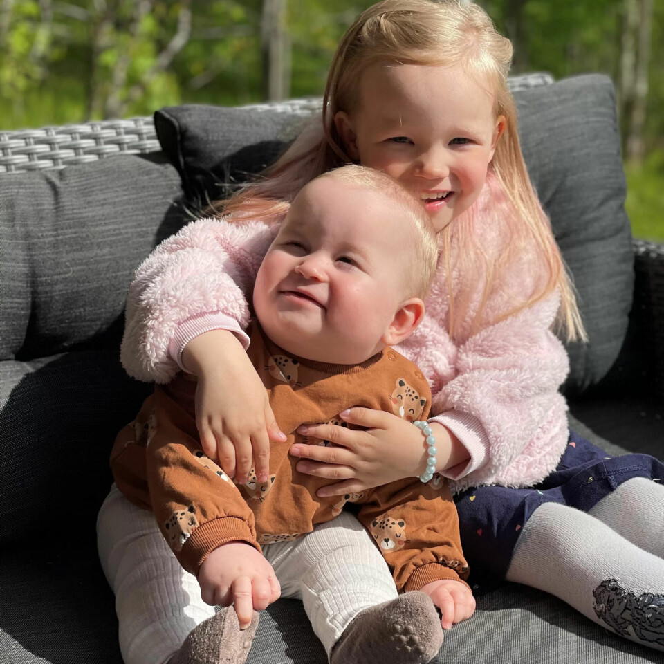 Henry (1) og Brida (5) går i hver sin barnehage i Finnmark. Henry (1) og Brida (5) går i hver sin barnehage i Finnmark.