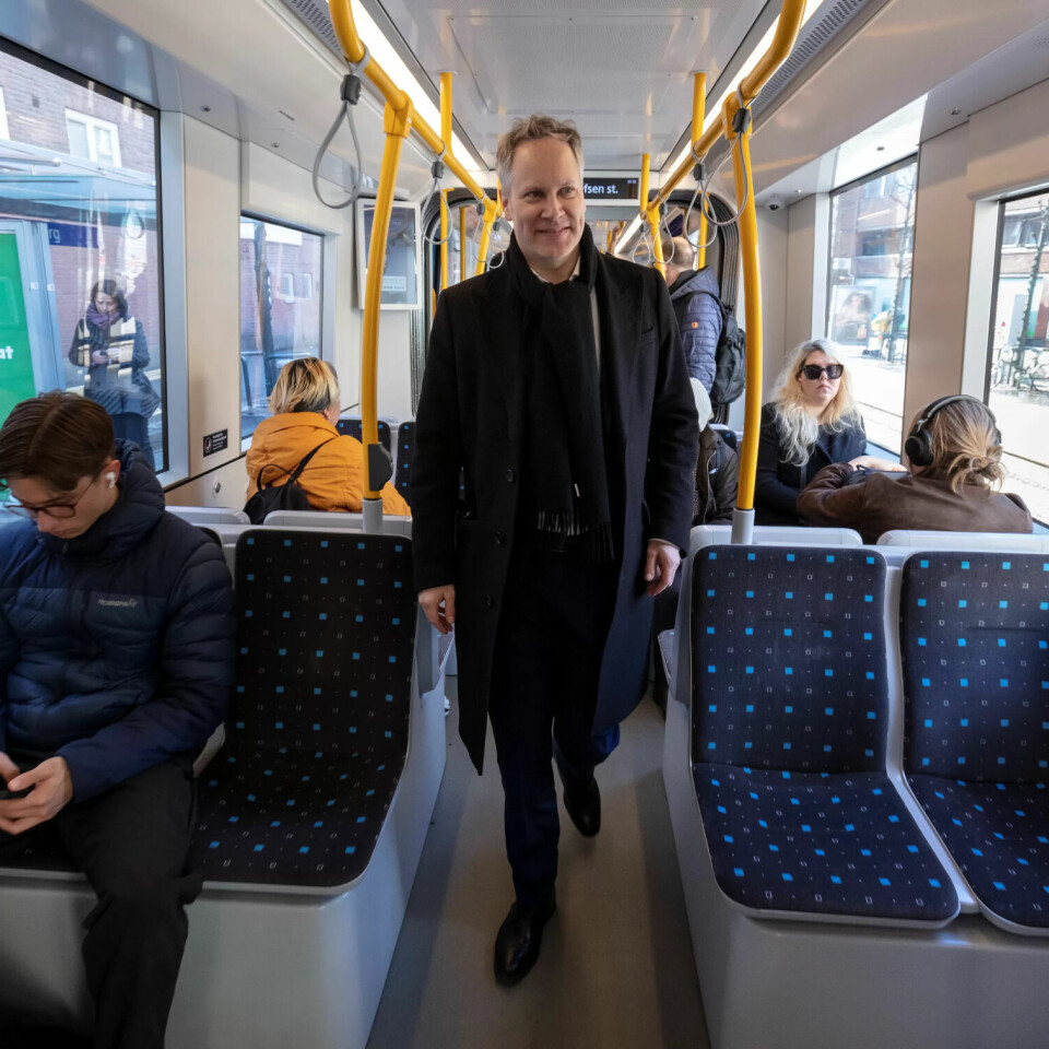 FØRSTE TUR: Det ble samferdselsminister Jon-Ivar Nygårds aller første tur med den nye trikken. FØRSTE TUR: Det ble samferdselsminister Jon-Ivar Nygårds aller første tur med den nye trikken.