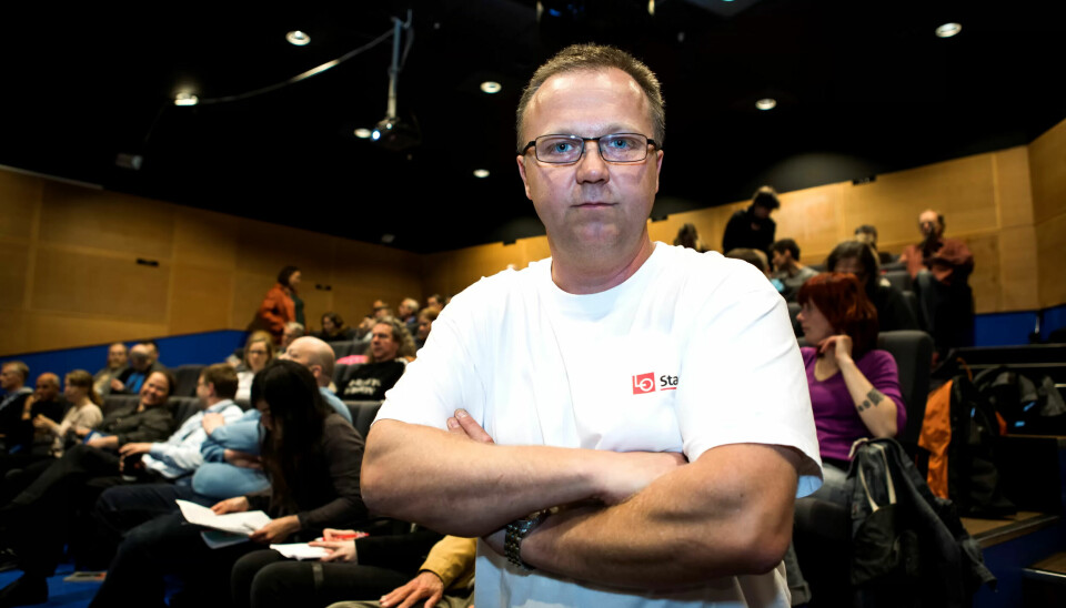 STREIKEKLAR: LO Stats streikegeneral har brettet opp ermene og er klar for å streike om ikke partene kommer fram til en avtale natt til torsdag. STREIKEKLAR: LO Stats streikegeneral har brettet opp ermene og er klar for å streike om ikke partene kommer fram til en avtale natt til torsdag.