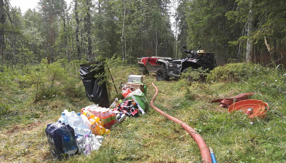 MYE UTSTYR: Det er et råkjør på både folk og utstyr. Mye utstyr kneler etter mange dagers kontinuerlig bruk. MYE UTSTYR: Det er et råkjør på både folk og utstyr. Mye utstyr kneler etter mange dagers kontinuerlig bruk.