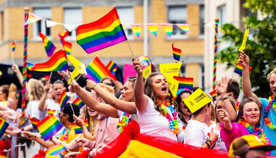 I Pride-måneden innfører Språkrådet det kjønnsnøytrale pronomenet «hen». I Pride-måneden innfører Språkrådet det kjønnsnøytrale pronomenet «hen».