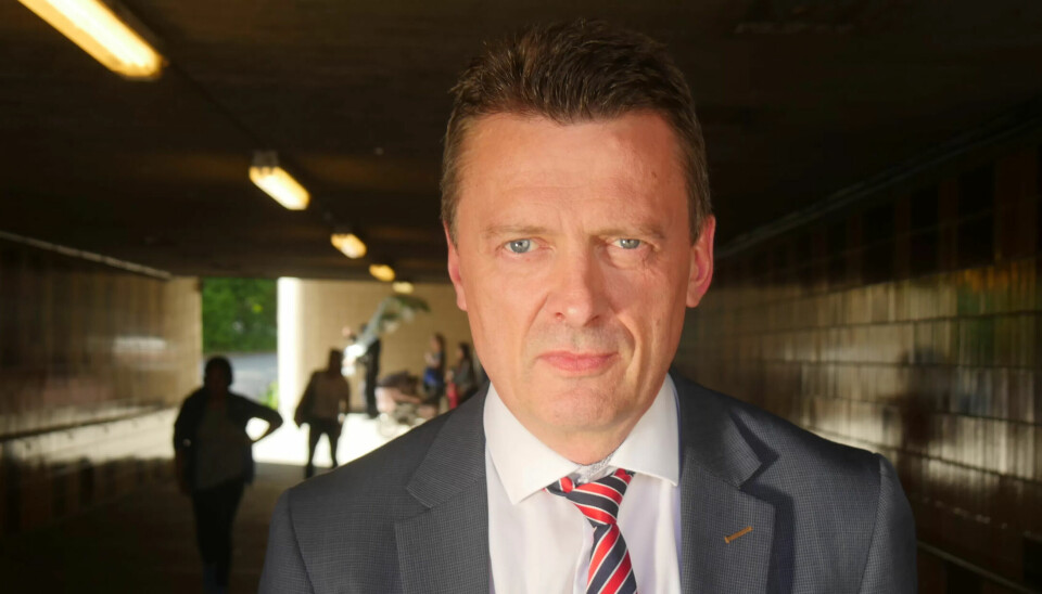 STERKT KRITISK: Forsvarer Brynjulf Risnes mener at Kripos' etterforskning av Fagforbundet-medlem Jean Budengeri må granskes: -Nok en gang har vi avdekket falske anklager mot rwandere bosatt i Norge, sier Risnes. STERKT KRITISK: Forsvarer Brynjulf Risnes mener at Kripos' etterforskning av Fagforbundet-medlem Jean Budengeri må granskes: -Nok en gang har vi avdekket falske anklager mot rwandere bosatt i Norge, sier Risnes.