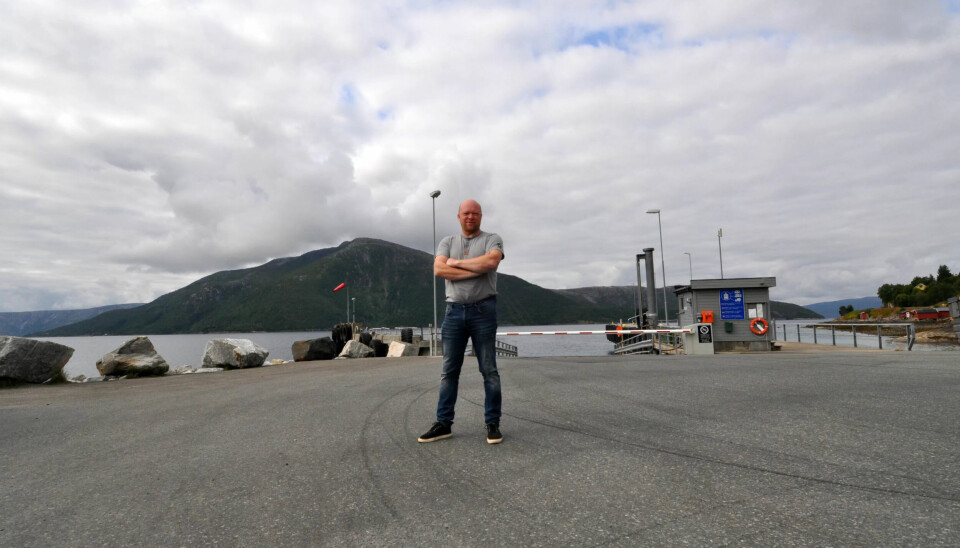 ANDRE SIDEN: Fra kaia ser man over til Hulløya som har vært Tysfjord kommune i 150 år, men som nå blir Hamarøy. ANDRE SIDEN: Fra kaia ser man over til Hulløya som har vært Tysfjord kommune i 150 år, men som nå blir Hamarøy.