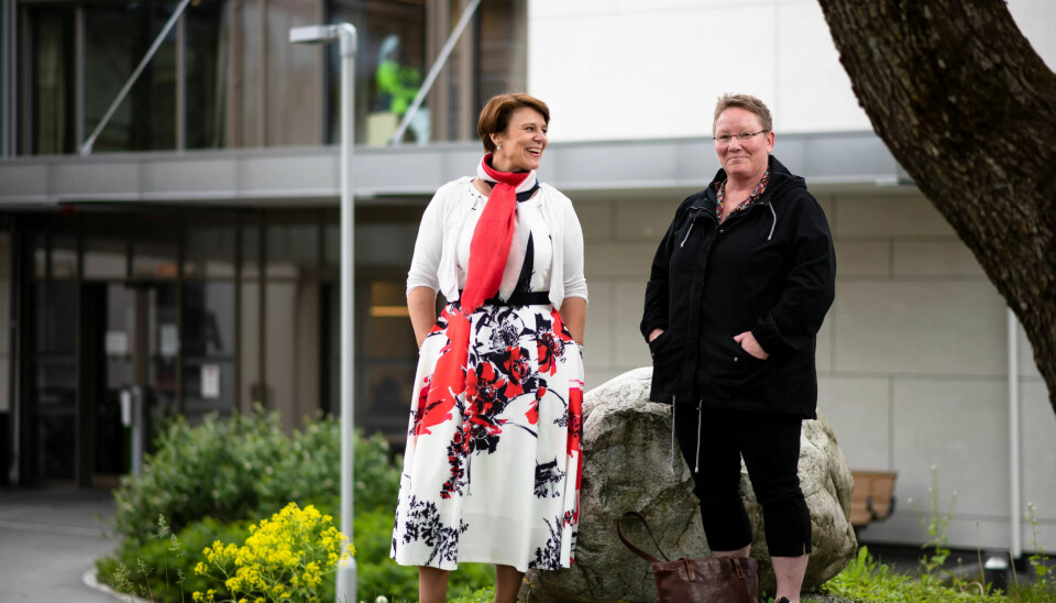 TAR OVER: Mandag kom byråden i Oslo for eldre, helse og arbeid, Tone Tellevik Dahl (Ap) og Siri Follerås, leder av Fagforbundet Pleie og Omsorg Oslo, på besøk til Ullern helsehus og Ullernhjemmet i forbindelse med at kommunen skal ta over driften etter Norlandia. TAR OVER: Mandag kom byråden i Oslo for eldre, helse og arbeid, Tone Tellevik Dahl (Ap) og Siri Follerås, leder av Fagforbundet Pleie og Omsorg Oslo, på besøk til Ullern helsehus og Ullernhjemmet i forbindelse med at kommunen skal ta over driften etter Norlandia.
