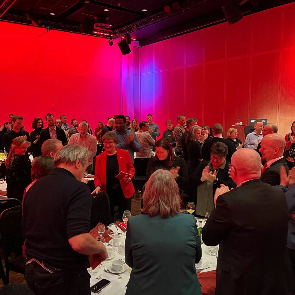 OPP OG STÅ: Mette Nord fikk stående og lang applaus etter talen. OPP OG STÅ: Mette Nord fikk stående og lang applaus etter talen.