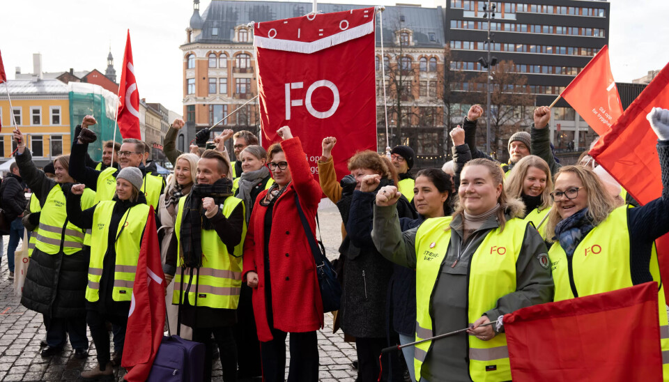 STREIK: Fredag i forrige uke holdt de streikende fanemarkering på Youngstorget i Oslo. STREIK: Fredag i forrige uke holdt de streikende fanemarkering på Youngstorget i Oslo.