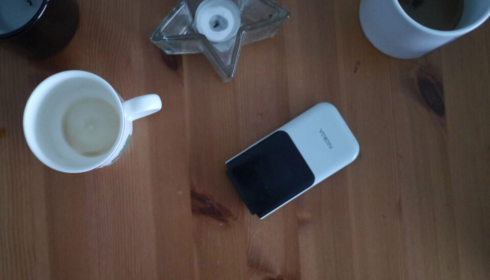 GAMMEL NOKIA: Berit har ingen apper, men hun kan ta imot sms. GAMMEL NOKIA: Berit har ingen apper, men hun kan ta imot sms.