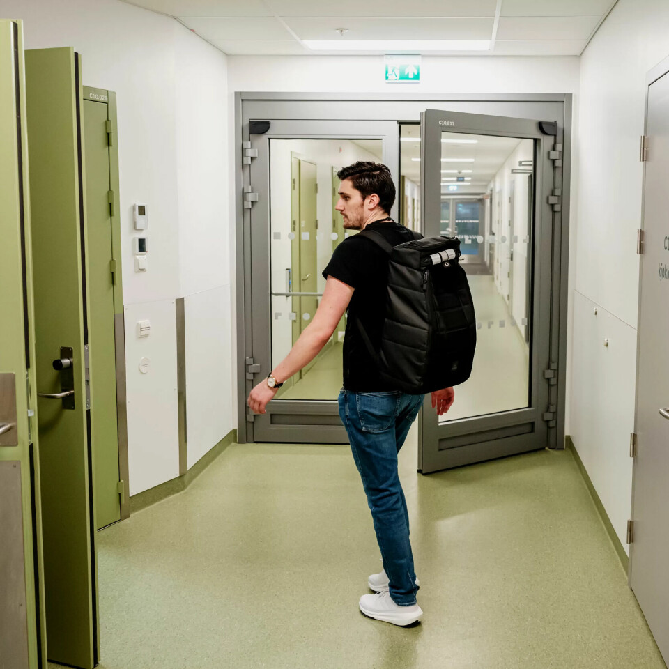 FØLER SEG TRYGG: Daniel Pozo Helmersen sier han føler seg trygg på legevakten, selv om det kan komme utagerende pasienter. FØLER SEG TRYGG: Daniel Pozo Helmersen sier han føler seg trygg på legevakten, selv om det kan komme utagerende pasienter.