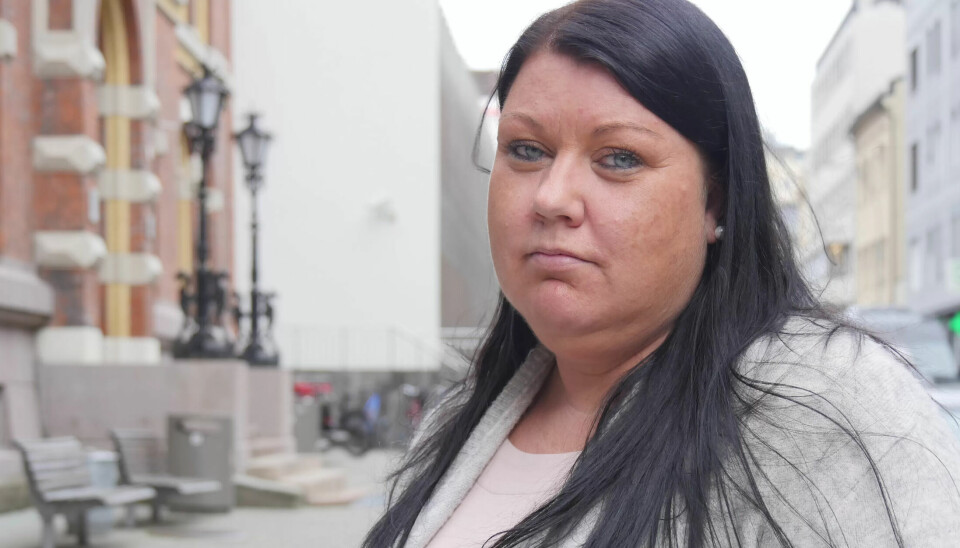 -RAMMER FEIL: Linn Merete Andersen er tillitsvalgt i Fagforbundet og kritisk til forslag om å kutte i sjukelønna: -For meg blir det feil at vi som har jobbet i mange år og ikke vært borte fra jobben, skal bli straffet fordi det finnes noen som misbruker systemet. Tettere oppfølging av sykemeldte kombinert med bedre utsiling av de som utnytter ordningene er mye bedre enn kutt, sier Andersen. -RAMMER FEIL: Linn Merete Andersen er tillitsvalgt i Fagforbundet og kritisk til forslag om å kutte i sjukelønna: -For meg blir det feil at vi som har jobbet i mange år og ikke vært borte fra jobben, skal bli straffet fordi det finnes noen som misbruker systemet. Tettere oppfølging av sykemeldte kombinert med bedre utsiling av de som utnytter ordningene er mye bedre enn kutt, sier Andersen.