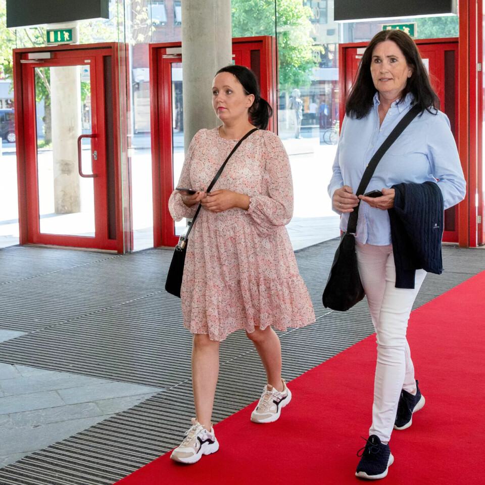 RØD LØPER: Silje Mjanger (tv) og Wenche Lygre var to av 200 hlesearbeidere som var invitert til hederskonserten i Grieghallen. RØD LØPER: Silje Mjanger (tv) og Wenche Lygre var to av 200 hlesearbeidere som var invitert til hederskonserten i Grieghallen.