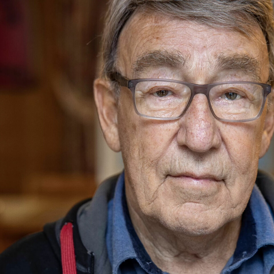 Henry Sørensen fikk de første symptomene på at noe var galt midt på nittitallet, 15 år etter at han sluttet som brannmann. I 2011 fikk han påvist prostatakreft. Nå skal Høyesterett avgjøre om prostatakreft skal godkjennes som yrkessykdom. Henry Sørensen fikk de første symptomene på at noe var galt midt på nittitallet, 15 år etter at han sluttet som brannmann. I 2011 fikk han påvist prostatakreft. Nå skal Høyesterett avgjøre om prostatakreft skal godkjennes som yrkessykdom.