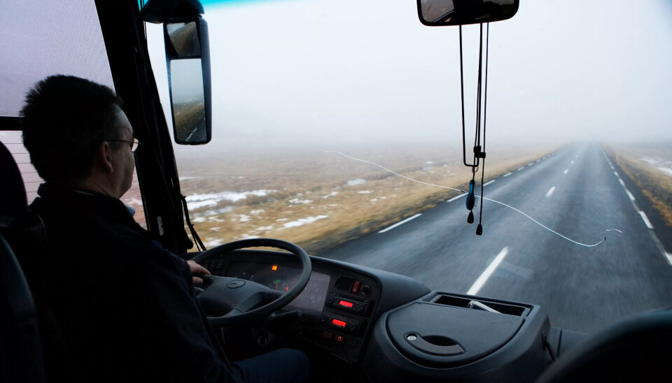 Forslaget fra Europakommisjonen vil føre til mer utslitte sjåfører, viser en undersøkelse den Europeiske Transportarbeiderføderasjonen har foretatt blant 1300 turbussjåfører. Forslaget fra Europakommisjonen vil føre til mer utslitte sjåfører, viser en undersøkelse den Europeiske Transportarbeiderføderasjonen har foretatt blant 1300 turbussjåfører.