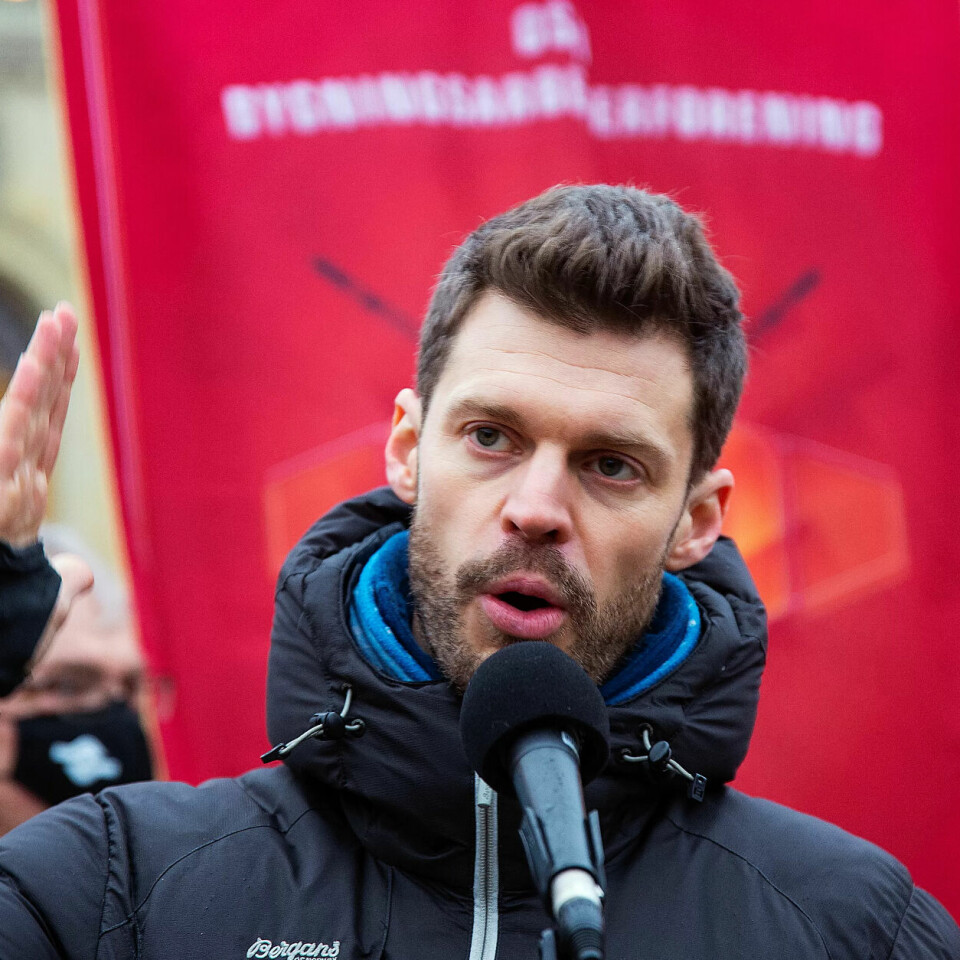 KRITISK: Rødt og Bjørnar Moxnes mener at det burde ha kommet en ny barnehagelov for lenge siden: -En lov som regulerer og setter ned forten for profitt, sier Moxnes. KRITISK: Rødt og Bjørnar Moxnes mener at det burde ha kommet en ny barnehagelov for lenge siden: -En lov som regulerer og setter ned forten for profitt, sier Moxnes.