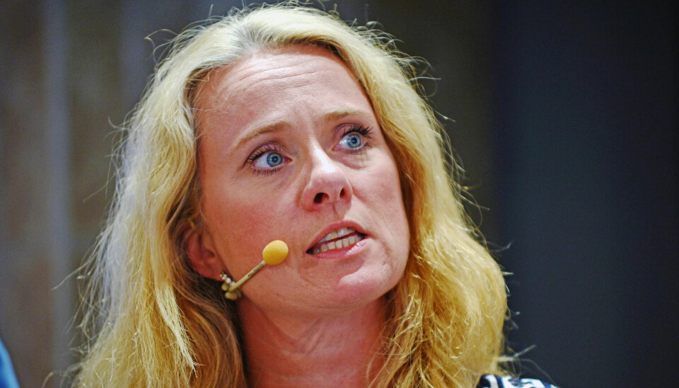 Arbeidsminister Anniken Hauglie får lite støtte av LO når det gjelder endringene i arbeidsmiljøloven. LO føler at de ikke har blitt hørt. Arbeidsminister Anniken Hauglie får lite støtte av LO når det gjelder endringene i arbeidsmiljøloven. LO føler at de ikke har blitt hørt.
