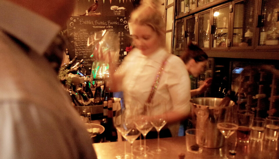 JULEBORD: Klare regler for hva som er akseptabelt og at partner er invitert med på festen, gjør sjansen for at det går galt på julebordet mindre, mener Møller Bil i Haugesund. JULEBORD: Klare regler for hva som er akseptabelt og at partner er invitert med på festen, gjør sjansen for at det går galt på julebordet mindre, mener Møller Bil i Haugesund.