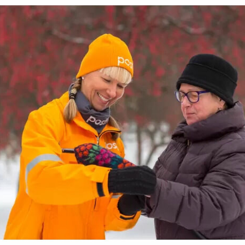 STØTTE PÅ TUR: Den som vil ha litt støtte i hverdagen og noen å prate med på tur, kan få denne tjenesten gjennom Posten i Finland. STØTTE PÅ TUR: Den som vil ha litt støtte i hverdagen og noen å prate med på tur, kan få denne tjenesten gjennom Posten i Finland.