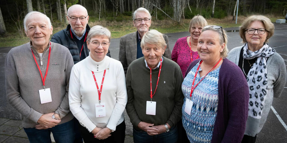 PENSJONISTUTVALGET: Dette er Fagforbundets nye pensjonistutvalg. De krever at kommuneøkonomien styrkes slik at kommunene fortsatt skal ha råd til sosialt utjevnende tiltak for blant andre pensjonister og uføre. Fra v: Odd Arne Heggås, Bjørn Holmli, leder Gerd Eva Volden, Kjell Engebretsen, Tom B. Johansen, Bjørg Oddny Vatnedalen, Annie Iren Vika og Randi Munch Aanonsen PENSJONISTUTVALGET: Dette er Fagforbundets nye pensjonistutvalg. De krever at kommuneøkonomien styrkes slik at kommunene fortsatt skal ha råd til sosialt utjevnende tiltak for blant andre pensjonister og uføre. Fra v: Odd Arne Heggås, Bjørn Holmli, leder Gerd Eva Volden, Kjell Engebretsen, Tom B. Johansen, Bjørg Oddny Vatnedalen, Annie Iren Vika og Randi Munch Aanonsen