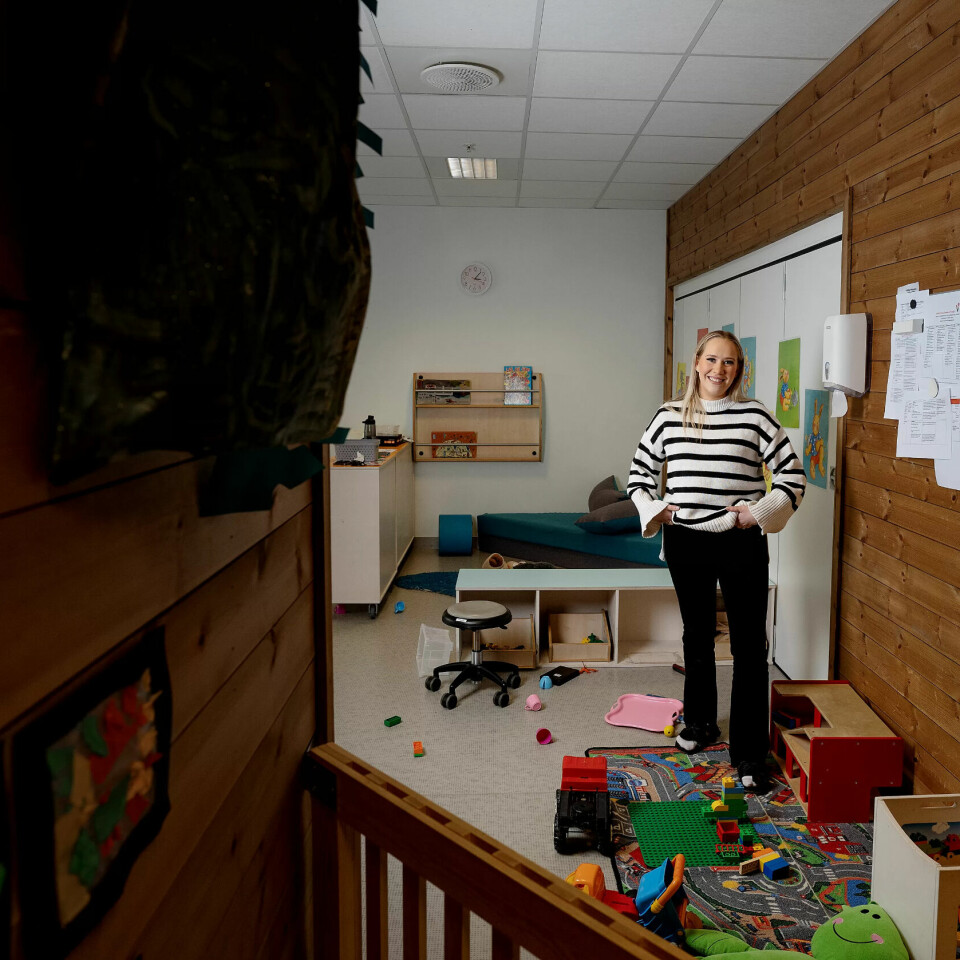 Barnehagedagen drar mot slutten men Andrea er snart klar for sju nye timar på jobb. Barnehagedagen drar mot slutten men Andrea er snart klar for sju nye timar på jobb.